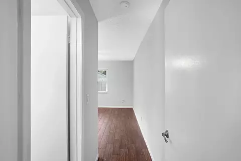 Entry Way - 477 Sardina St, Saint Augustine, FL 32086 photo 3 of 3