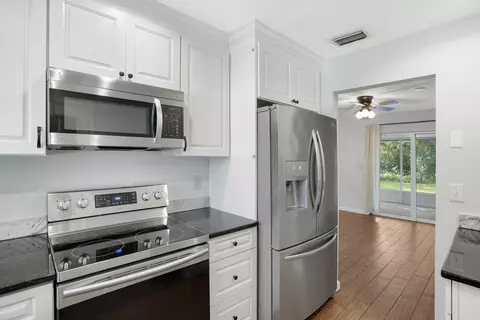 Kitchen - 477 Sardina St, Saint Augustine, FL 32086 photo 2 of 2