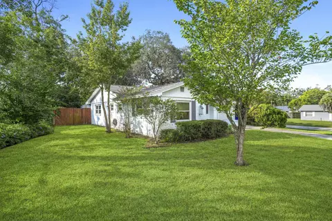 Exterior - 477 Sardina St, Saint Augustine, FL 32086 photo 3 of 11