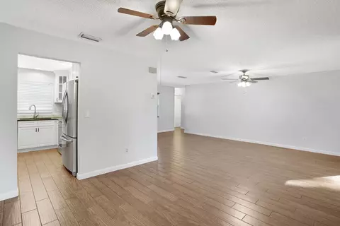 Living - 477 Sardina St, Saint Augustine, FL 32086 photo 5 of 5