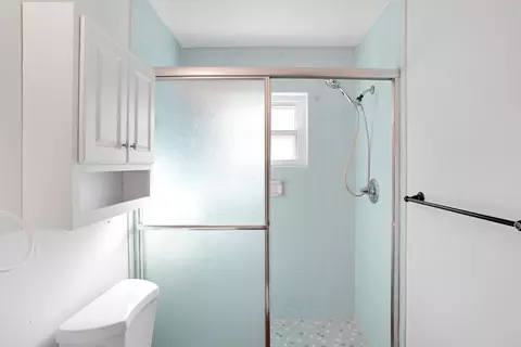 Bath - 477 Sardina St, Saint Augustine, FL 32086 photo 4 of 4