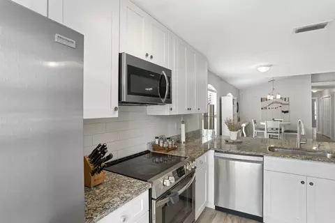 Kitchen - 6680 Madison St, Saint Augustine, FL 32080 photo 3 of 5