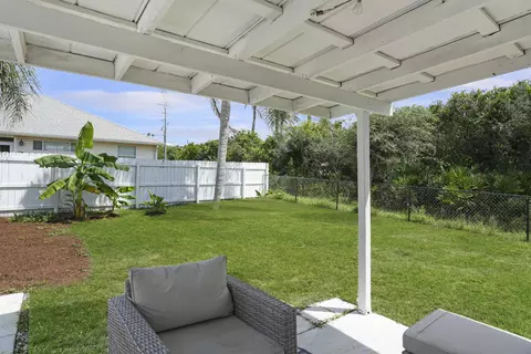 Exterior - 6680 Madison St, Saint Augustine, FL 32080 photo 6 of 9