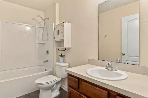 Bath - 156 Green Palm Ct, Saint Augustine, FL 32086 photo 3 of 3