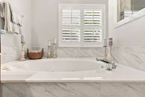 Bath - 142 Marshside Dr, Saint Augustine, FL 32080 photo 3 of 6