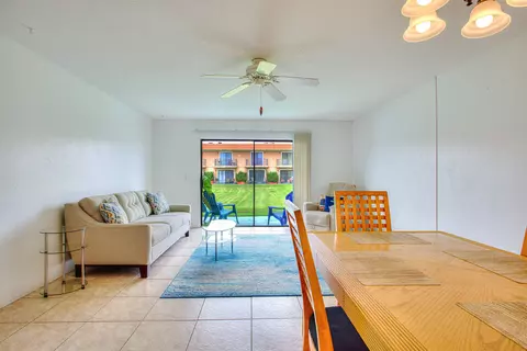 Dining - 826 A1a Beach Blvd #29, Saint Augustine, FL 32080 photo 2 of 4