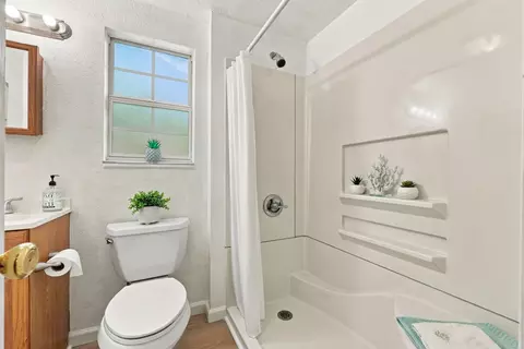 Bath - 145 Smith St, Saint Augustine, FL 32084 photo 1 of 4