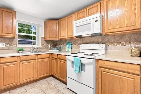 Kitchen - 145 Smith St, Saint Augustine, FL 32084 photo 1 of 1