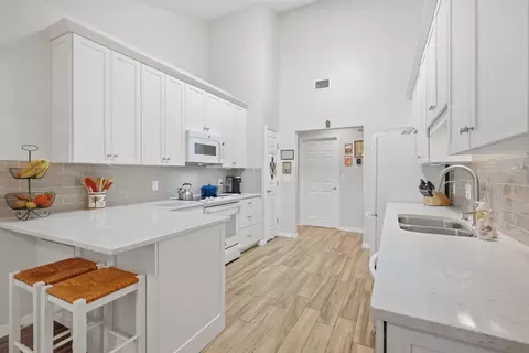 Kitchen - 667 E Bianca Cir, Saint Augustine, FL 32086 photo 2 of 3