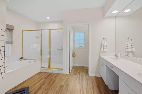 Bath - 667 E Bianca Cir, Saint Augustine, FL 32086 photo 1 of 3