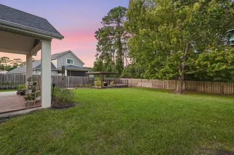 Exterior - 667 E Bianca Cir, Saint Augustine, FL 32086 photo 7 of 8