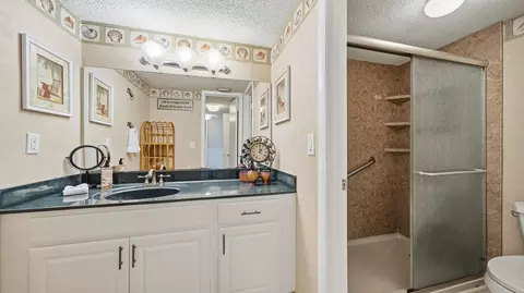 Bath - 2 Dondanville Rd #709, Saint Augustine, FL 32080 photo 5 of 7