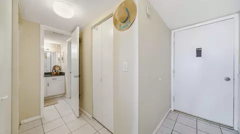 Entry Way - 2 Dondanville Rd #709, Saint Augustine, FL 32080 photo 5 of 7