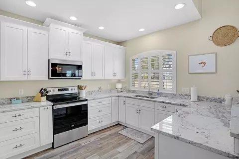 Kitchen - 5501 Sunset Landing Cir, Saint Augustine, FL 32080 photo 1 of 4