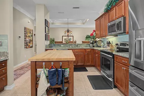 Kitchen - 2206 Makarios Dr, Saint Augustine Beach, FL 32080 photo 9 of 10