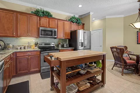 Kitchen - 2206 Makarios Dr, Saint Augustine Beach, FL 32080 photo 4 of 10