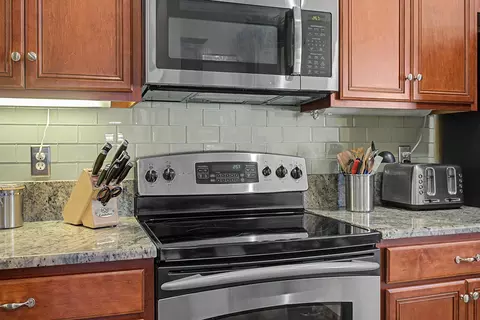 Kitchen - 2206 Makarios Dr, Saint Augustine Beach, FL 32080 photo 6 of 10