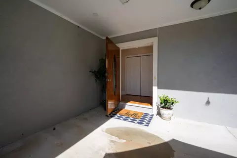 Entry Way - 4002 Shore Dr, Saint Augustine, FL 32086 photo 1 of 3