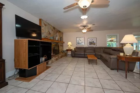 Living - 4002 Shore Dr, Saint Augustine, FL 32086 photo 4 of 6