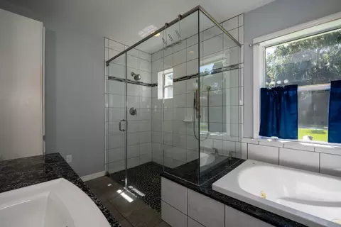 Bath - 4002 Shore Dr, Saint Augustine, FL 32086 photo 6 of 11