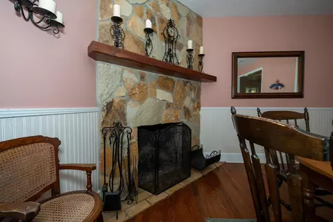 Dining - 4002 Shore Dr, Saint Augustine, FL 32086 photo 3 of 5
