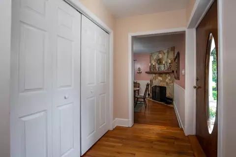 Entry Way - 4002 Shore Dr, Saint Augustine, FL 32086 photo 2 of 3