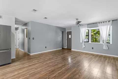 Living - 247 Boulevard Des Pins, Saint Augustine, FL 32080 photo 1 of 5