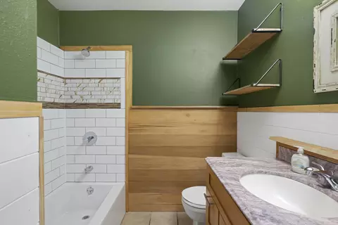 Bath - 247 Boulevard Des Pins, Saint Augustine, FL 32080 photo 3 of 6