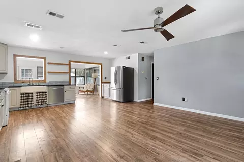 Living - 247 Boulevard Des Pins, Saint Augustine, FL 32080 photo 5 of 5