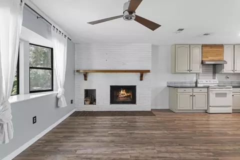 Living - 247 Boulevard Des Pins, Saint Augustine, FL 32080 photo 3 of 5