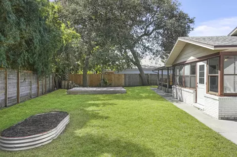 Exterior - 247 Boulevard Des Pins, Saint Augustine, FL 32080 photo 2 of 10