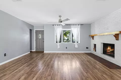 Living - 247 Boulevard Des Pins, Saint Augustine, FL 32080 photo 4 of 5