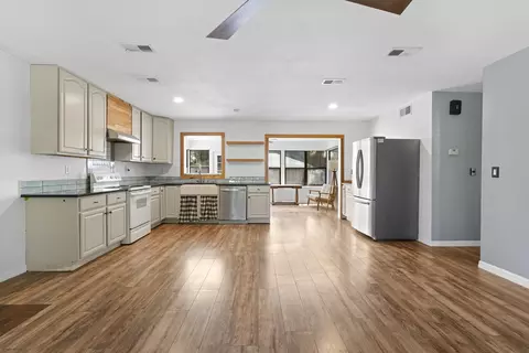 Kitchen - 247 Boulevard Des Pins, Saint Augustine, FL 32080 photo 2 of 5