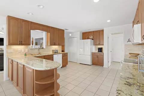 Kitchen - 7101 Middleton Ave, Saint Augustine, FL 32080 photo 4 of 4