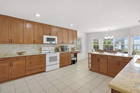 Kitchen - 7101 Middleton Ave, Saint Augustine, FL 32080 photo 3 of 4