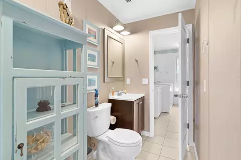 Bath - 7101 Middleton Ave, Saint Augustine, FL 32080 photo 4 of 5