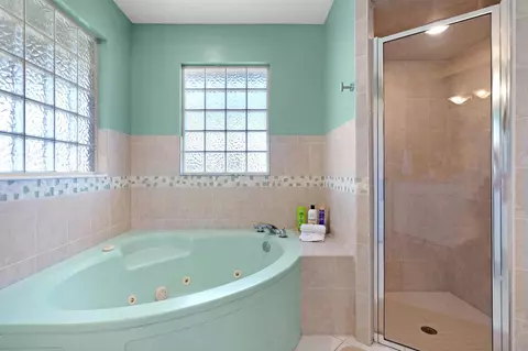 Bath - 7101 Middleton Ave, Saint Augustine, FL 32080 photo 2 of 5