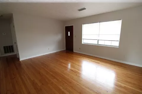 Living - 302 Shore Dr, Saint Augustine, FL 32086 photo 2 of 2