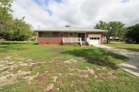 Exterior - 302 Shore Dr, Saint Augustine, FL 32086 photo 2 of 5