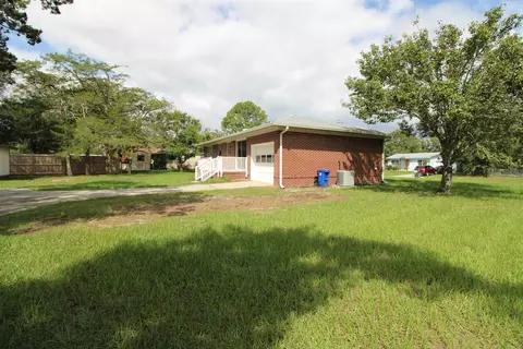 Exterior - 302 Shore Dr, Saint Augustine, FL 32086 photo 4 of 5