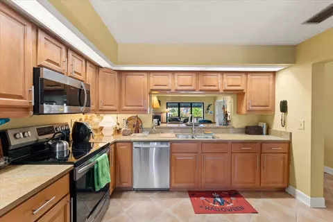 Kitchen - 3506 Harbor Dr, Saint Augustine, FL 32084 photo 4 of 4