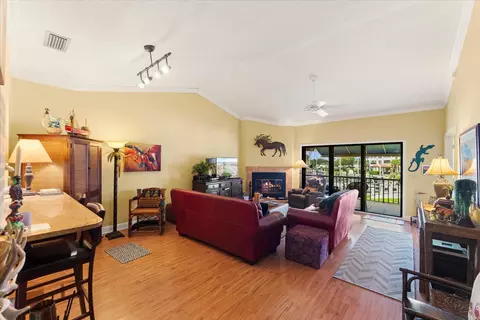 Living - 3506 Harbor Dr, Saint Augustine, FL 32084 photo 3 of 4