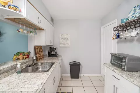 Kitchen - 600 Domenico Cir #E4, Saint Augustine, FL 32086 photo 4 of 4