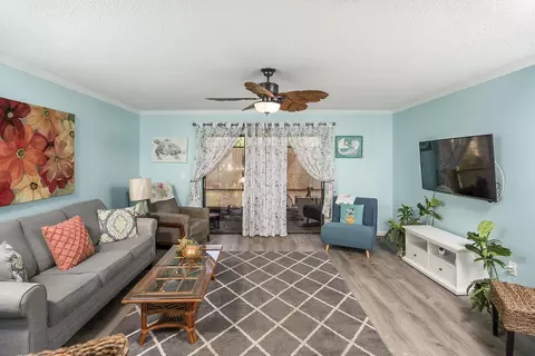 Living - 600 Domenico Cir #E4, Saint Augustine, FL 32086 photo 1 of 3
