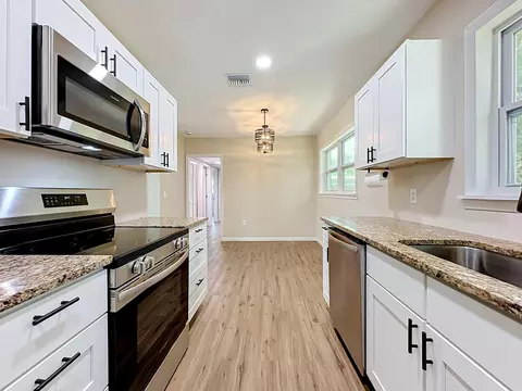 Kitchen - 1325 Hibiscus St, Saint Augustine, FL 32084 photo 3 of 4