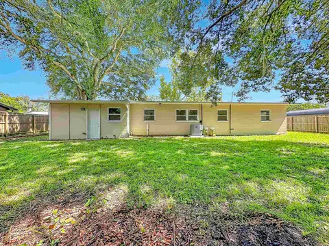 Exterior - 1325 Hibiscus St, Saint Augustine, FL 32084 photo 3 of 5