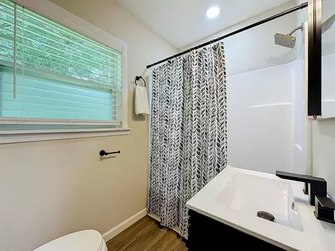 Bath - 1325 Hibiscus St, Saint Augustine, FL 32084 photo 1 of 2