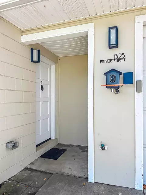 Exterior - 1325 Hibiscus St, Saint Augustine, FL 32084 photo 2 of 5