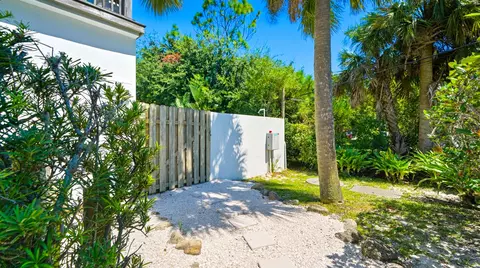 Exterior - 670 A1a Beach Blvd #D, Saint Augustine, FL 32080 photo 4 of 11