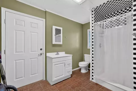 Bath - 496 Lakeshore Dr, Saint Augustine, FL 32095 photo 5 of 5